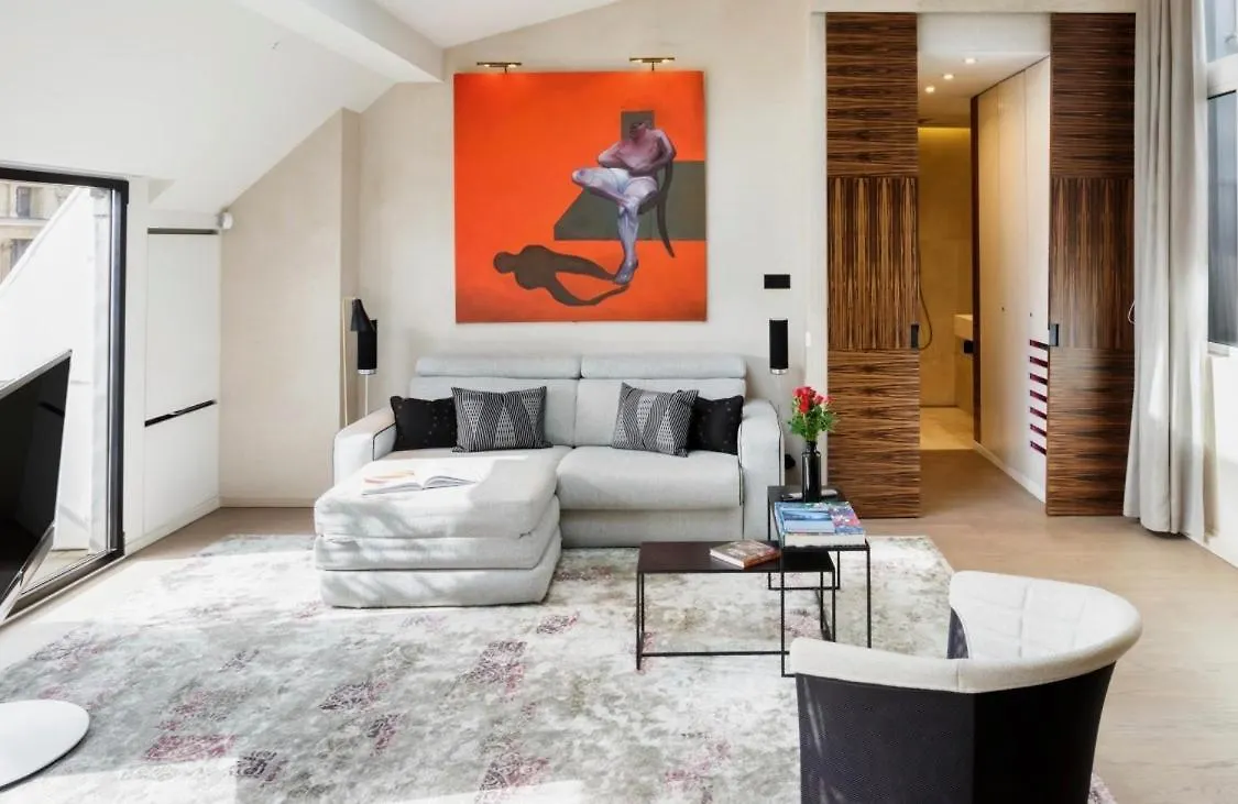 Prestige Sur Louvre Et Tuileries * باريس